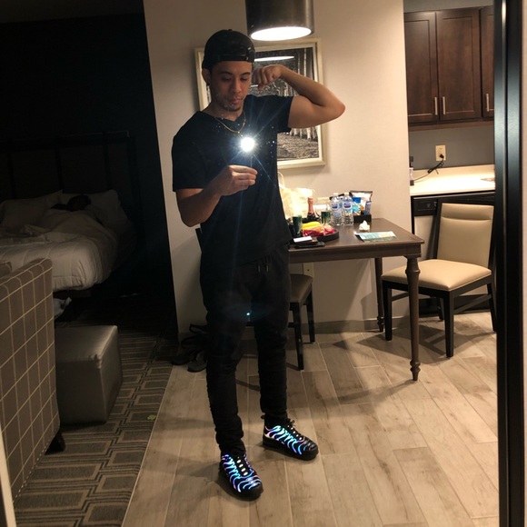 Meet your Posher, Elmore - Picture 2 of 3